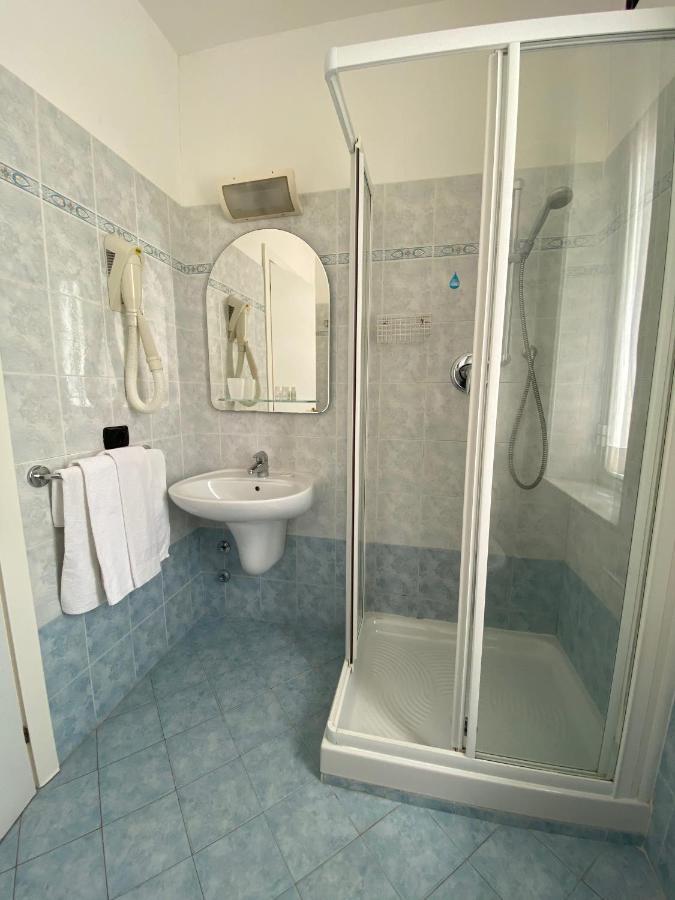 Hotel Rio Алассио Экстерьер фото