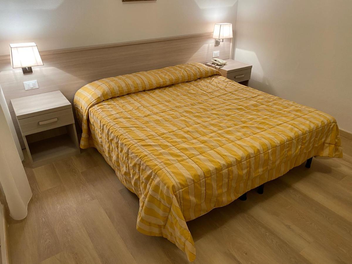 Hotel Rio Алассио Экстерьер фото