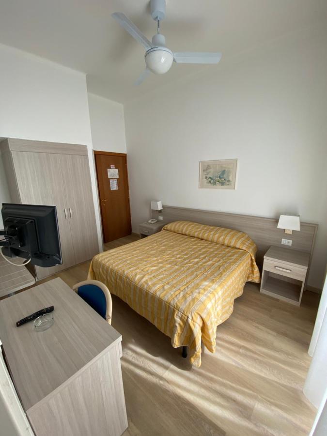 Hotel Rio Алассио Экстерьер фото